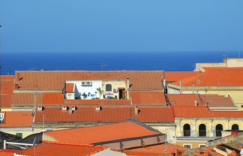 Alghero - Terrasse sur les toits.JPG