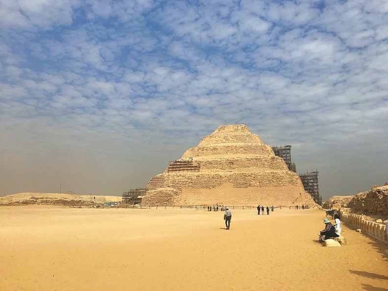 Saqarah - Pyramide de Jozzer.JPG